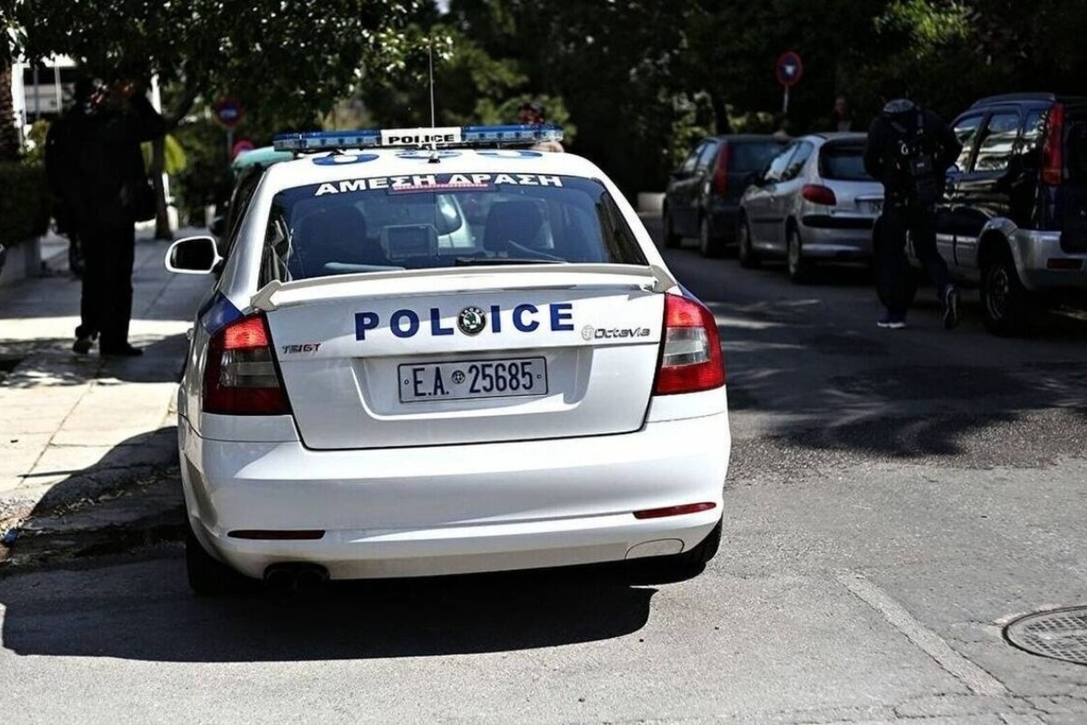 Τον άφησαν γυμνό στην άσφαλτο: Ληστεία‑θρίλερ στα Λεχαινά – Του πήραν μέχρι και τα ρούχα!