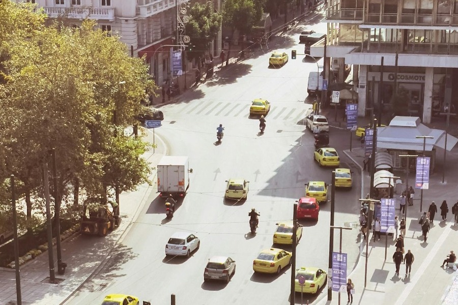 Ταξί: «Χειρόφρενο» τραβούν οι οδηγοί