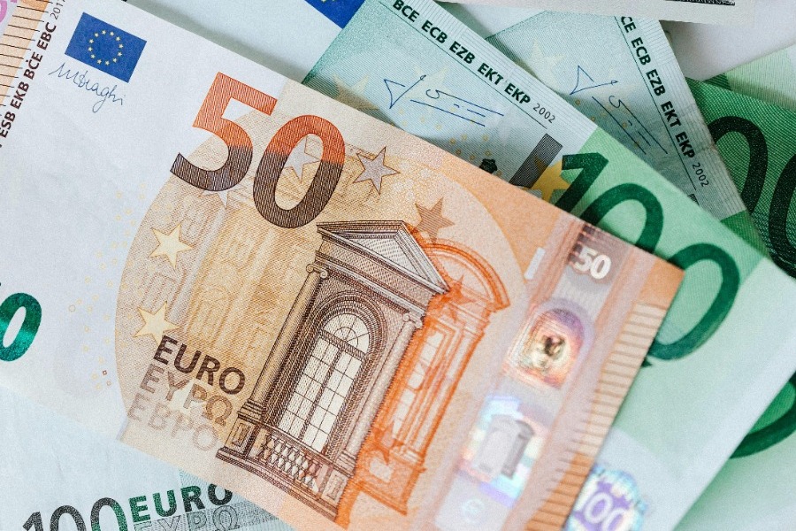 Μη εισπράξιμα 1 στα 5 ευρώ στα ταμεία – Δεν μπορούν να εισπραχθούν 10,1 δισ. ευρώ