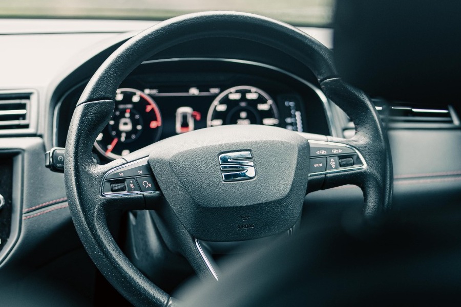 Οδική οργή: Γιατί γινόμαστε άλλοι άνθρωποι στο τιμόνι; Οι ψυχίατροι εξηγούν