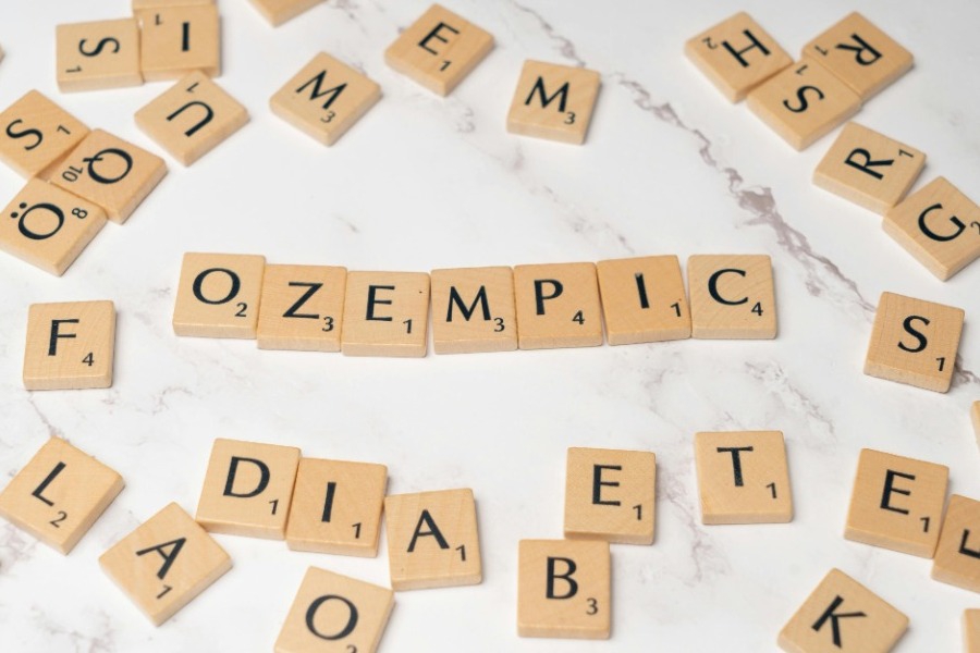 Γιατί ο κατασκευαστής του Ozempic κόβει 9.000 θέσεις εργασίας;