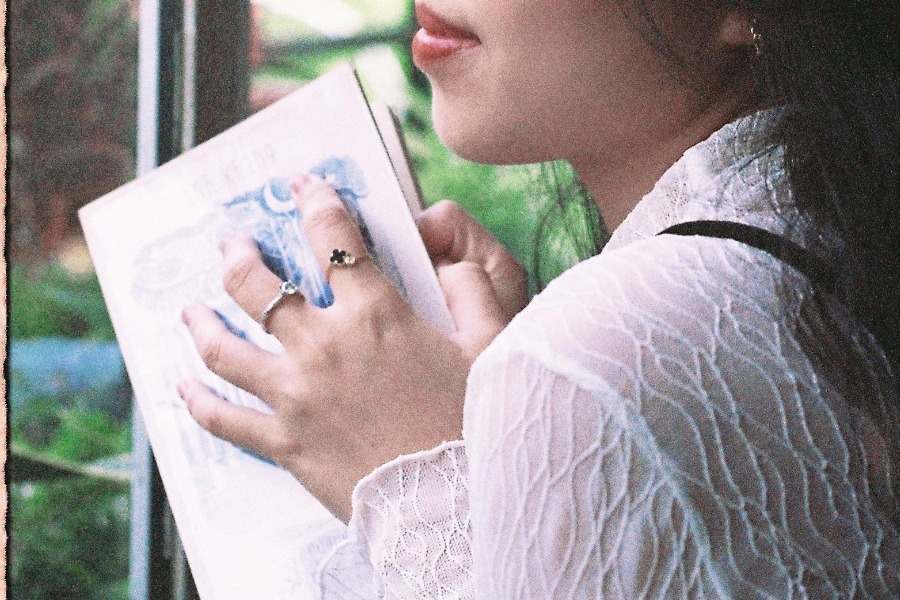 Τα Αρλεκιν... επέστρεψαν: Γιατί τα σύγχρονα κορίτσια ξαναδιαβάζουν παλιά ρομάντζα;