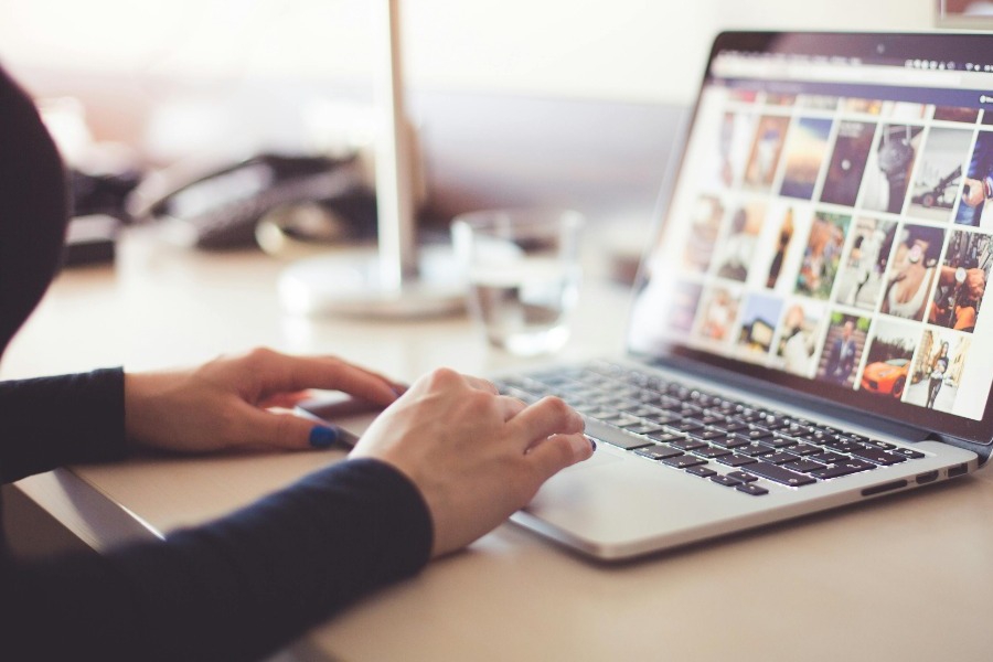 Ο «φεμινιστικός αλγόριθμος» που αλλάζει το παιχνίδι: Τι είναι το Aura και γιατί μιλούν όλοι γι’ αυτό;