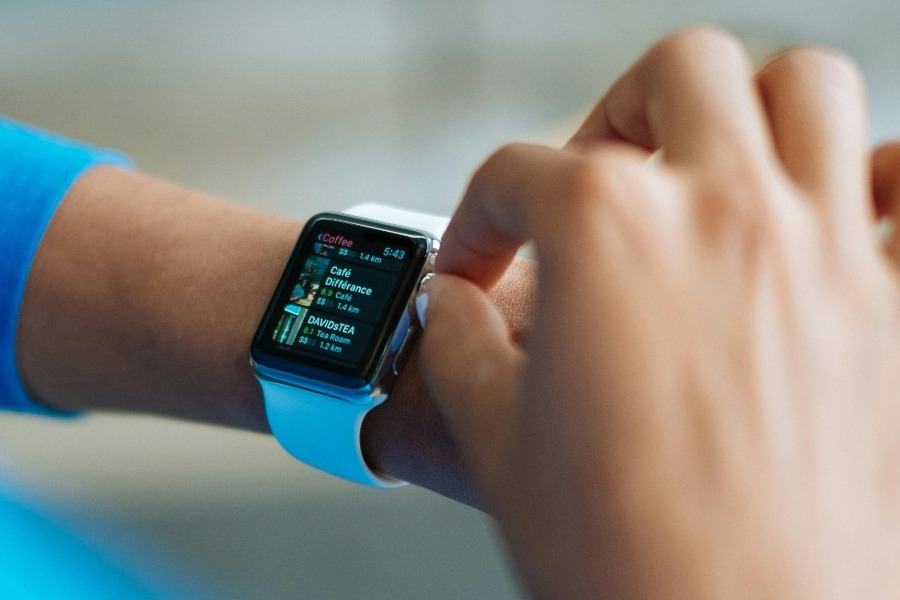 Όλη η αλήθεια για τα smartwatches: Βοηθούν πραγματικά ή μπερδεύουν τους γιατρούς;