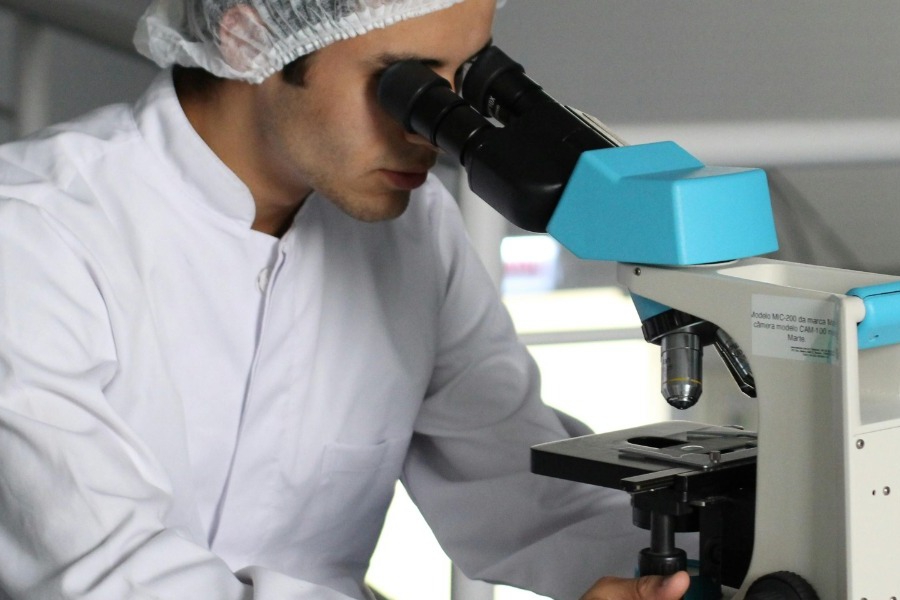 «Καμπανάκι» από τους ειδικούς για τη νέα παραλλαγή του ιού της γρίπης Α