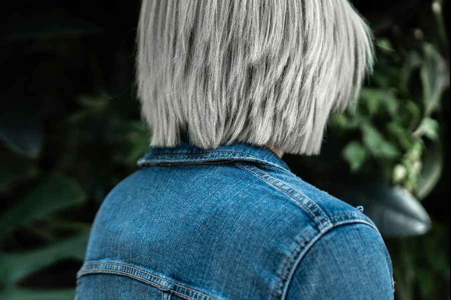 Πώς να διώξεις την πιτυρίδα: Τips και τα καλύτερα σαμπουάν