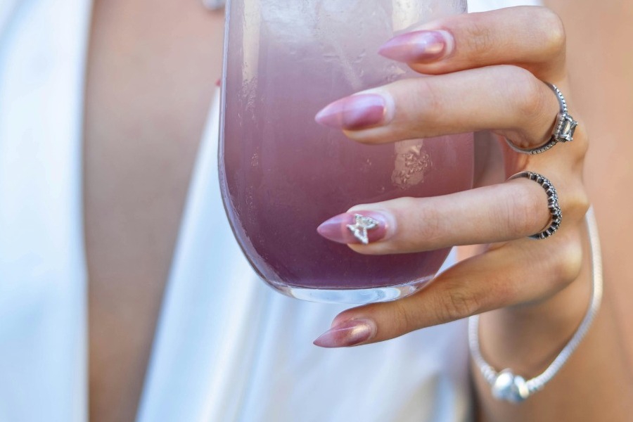 Νύχια σαν σορμπέ και γλυκά του κουταλιού: Ναι αυτή είναι η νέα καλοκαιρινή τάση