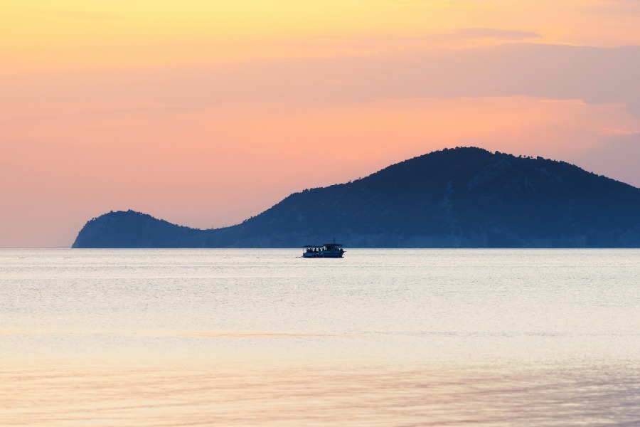 Μπορείς να κάνεις διακοπές στο τρίτο πόδι της Χαλκιδικής; Ναι!