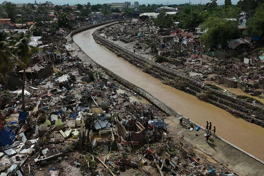 Χάος στις Φιλιππίνες: Καταστροφικές οι ζημιές μετά το πέρασμα του υπερτυφώνα Φουνγκ‑γουόνγκ