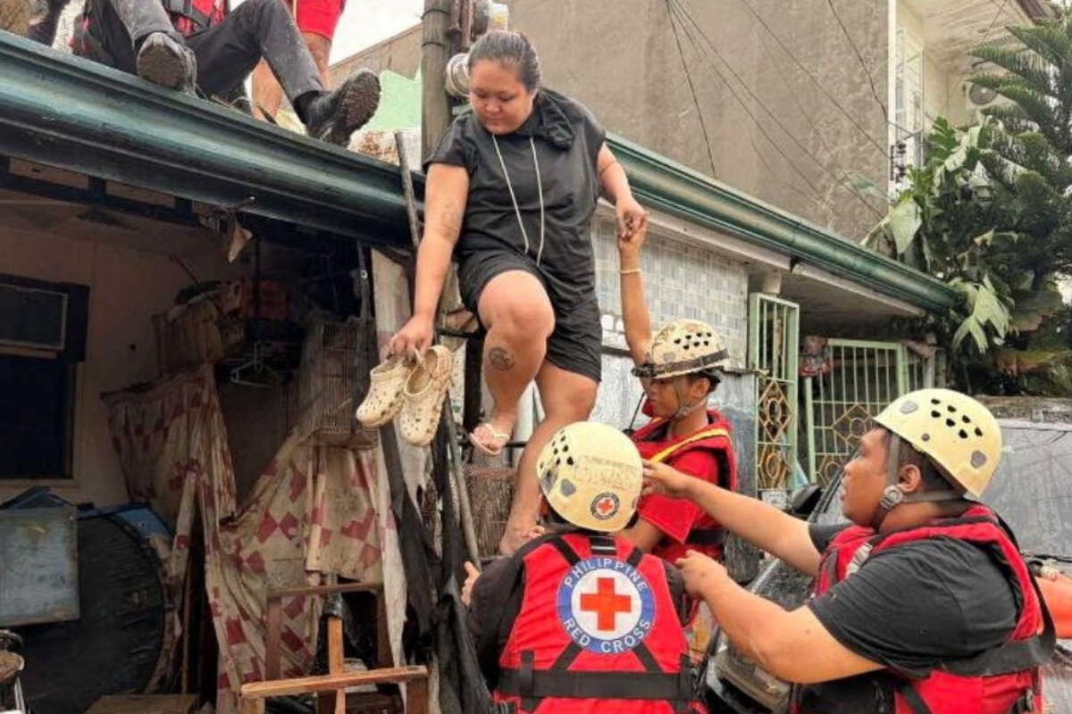 Φιλιππίνες: Ο τυφώνας Καλμάγκι σαρώνει το αρχιπέλαγος – 26 νεκροί και τεράστιες πλημμύρες