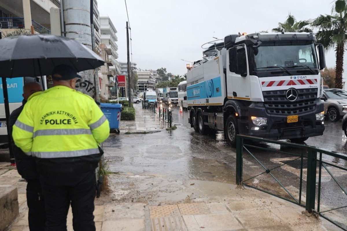 Πλημμύρισε ξανά η Λεωφόρος Ποσειδώνος