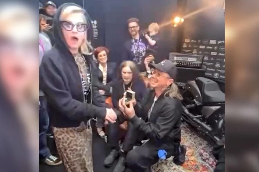 Κέλι Όσμπορν: Πρόταση γάμου από τον σύντροφό της, στο ιστορικό αντίο του πατέρα της