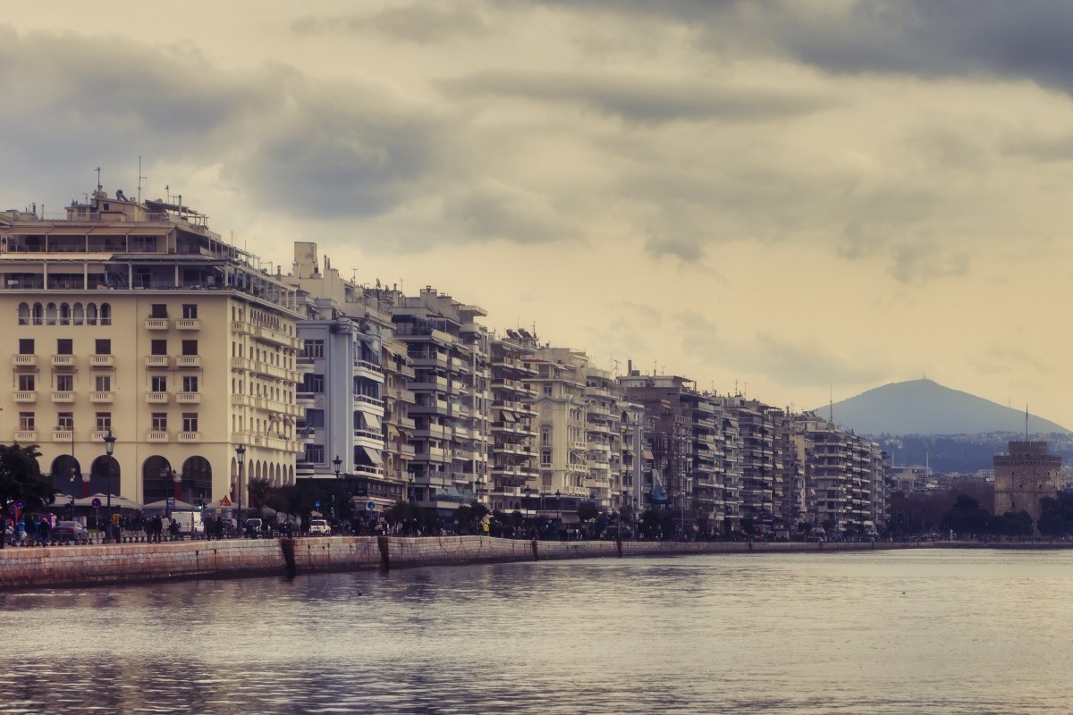 Θρίλερ στον Θερμαικό με γυναίκα που βρέθηκε νεκρή στο νερό