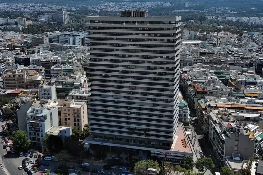 Συναγερμός στους Αμπελόκηπους: Ανδρας έπεσε από τον 24ο όροφο του Πύργου «Απόλλων»