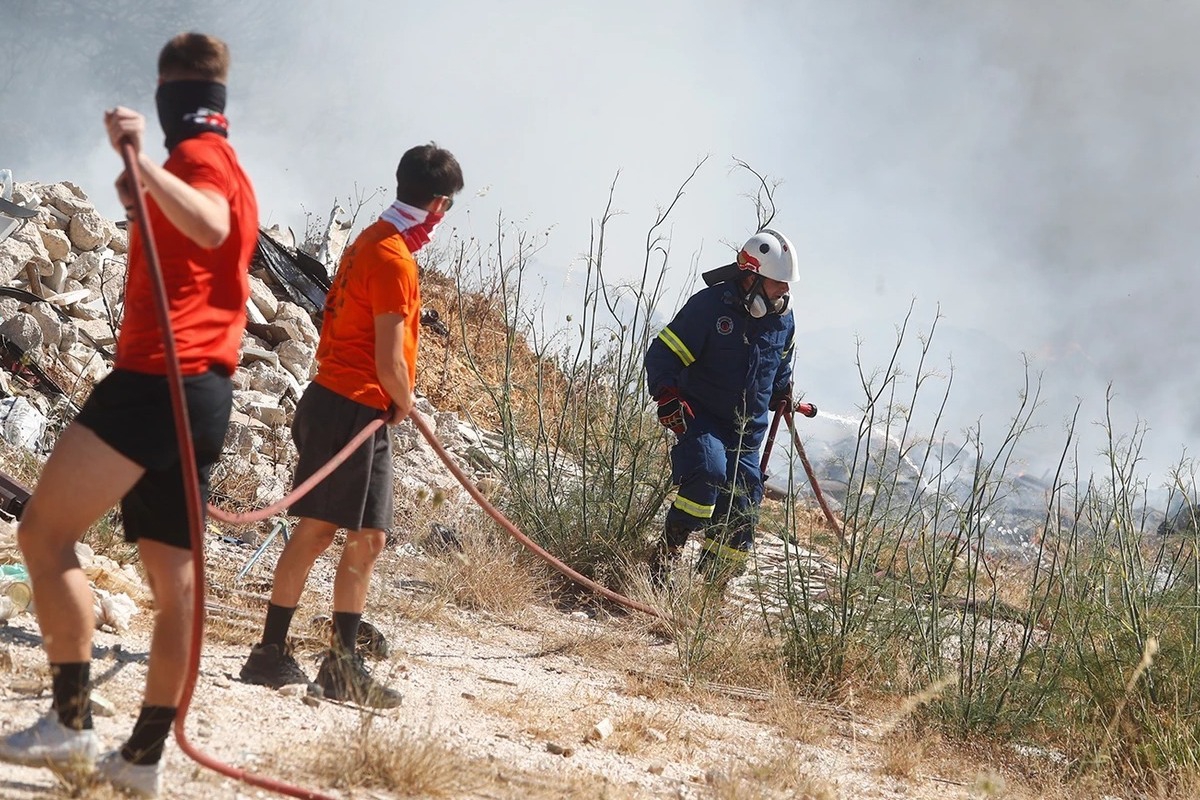 Φωτιά στη Σαλαμίνα – Μήνυμα από το 112