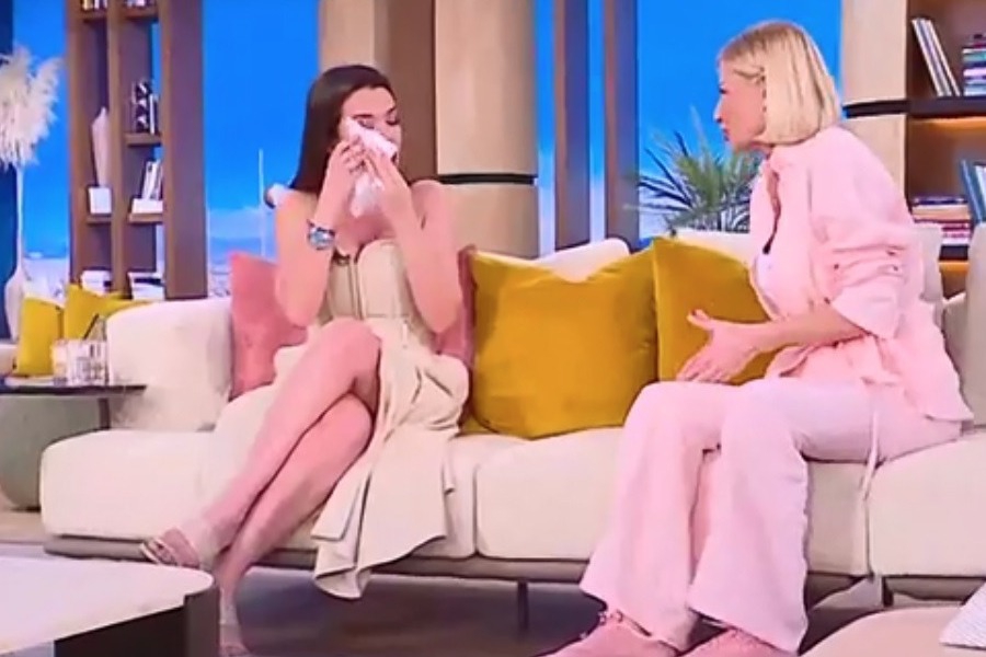 Όταν η μητρότητα σκοτεινιάζει – Η φωνή της Νικολέττας Ράλλη δίνει λόγο σε χιλιάδες γυναίκες