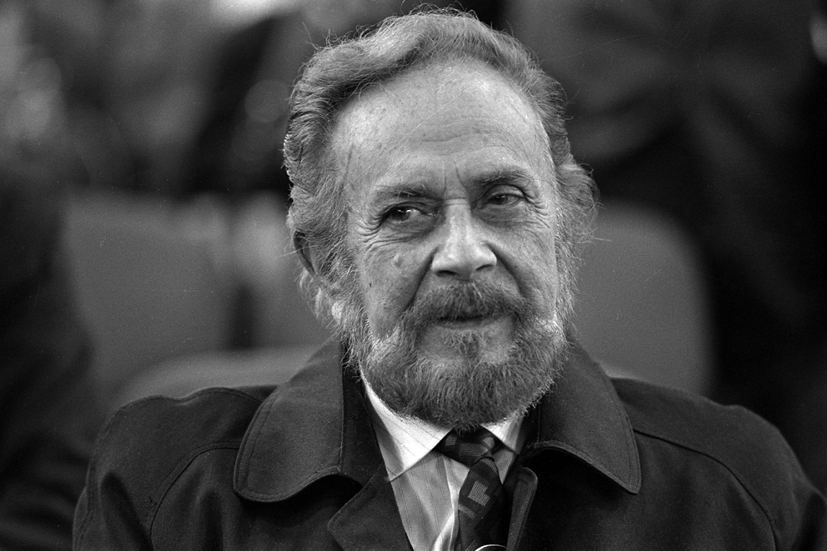 Σαν σήμερα: Πέθανε ο ποιητής της Ρωμιοσύνης Γιάννης Ρίτσος