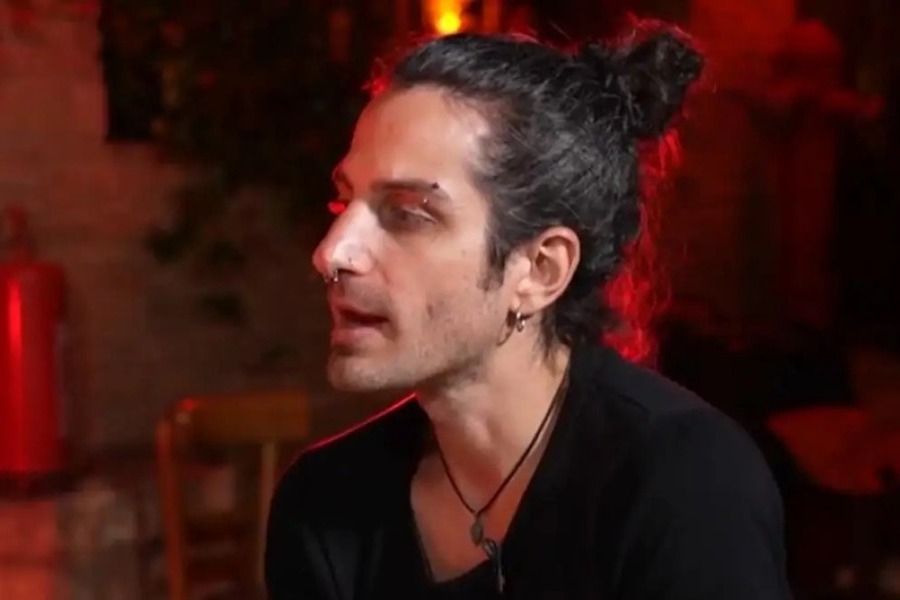 Εγγονός Μίκη Θεοδωράκη: «Δεν είναι κρυφό το επάγγελμά μου αλλά δεν θα έβγαινα να το παρουσιάσω»