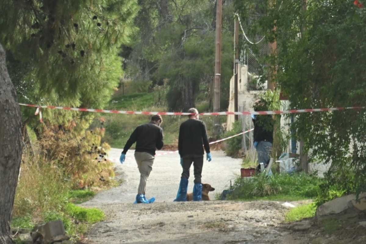 Ξεψύχησε λέγοντας το «Πάτερ Ημών» κλαίγοντας και παρακαλώντας για τη ζωή της η 75χρονη στη Σαλαμίνα