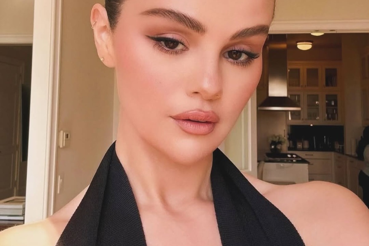 Μανικιούρ‑έκπληξη από τη Selena Gomez: Έτσι θα βάψεις τα νύχια σου το φετινό καλοκαίρι