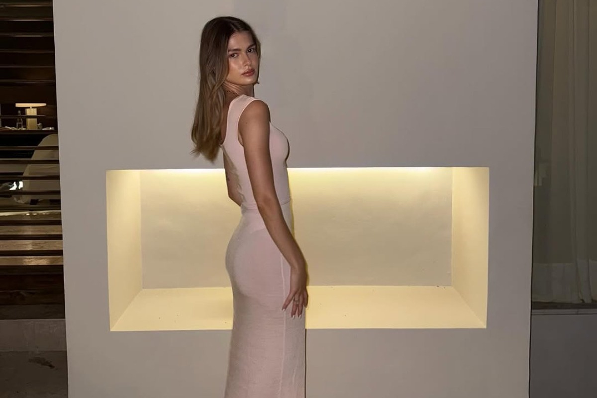 Η Αμαλία Κωστοπούλου φόρεσε το πιο χαλαρό outfit για τις πρώτες ανοιξιάτικες εξορμήσεις