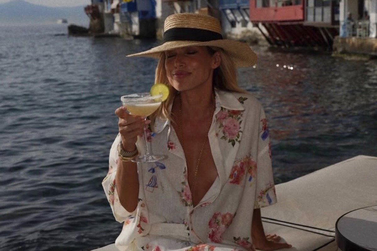 Αυτό το look της Βάσιας Κωσταρά είναι ο ορισμός του summer glam