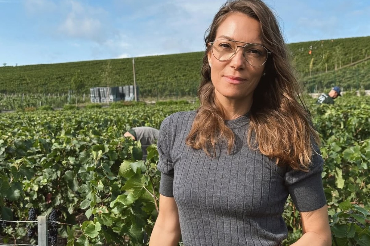 Η Βίκυ Καγιά ταξιδεύει στη Βενετία με outfit σαν σκηνή από ταινία