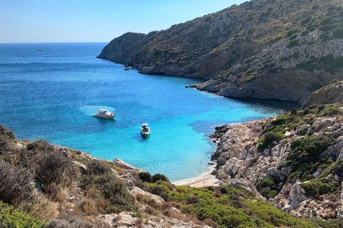 Αν θες διακοπές χωρίς ίχνος τουρίστα, δες αυτά τα 4 νησιά που δεν έχουν ούτε beach bar