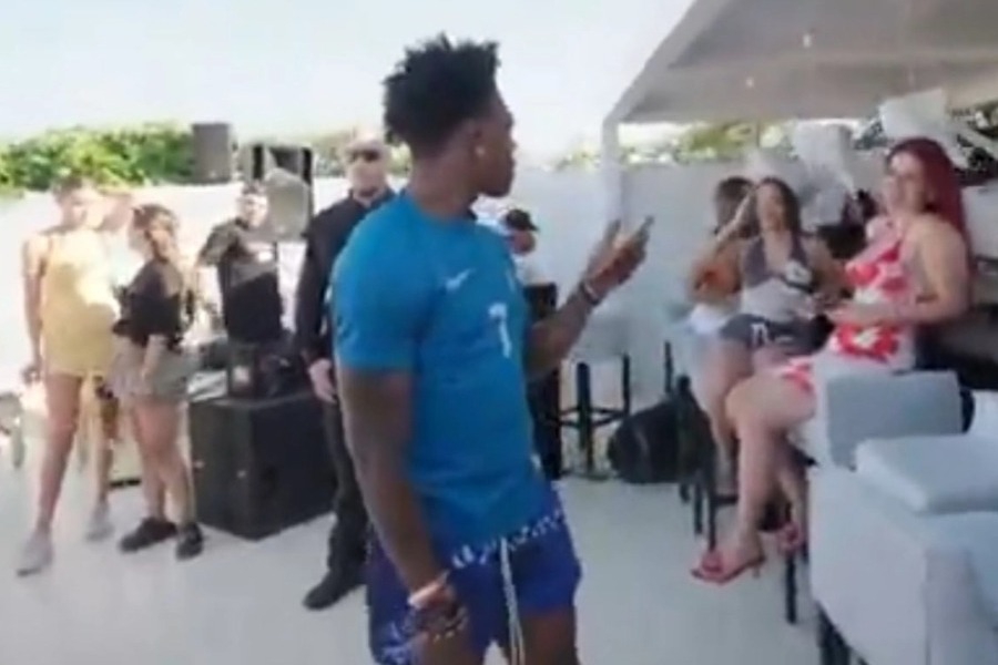 Τύπος είδε στο LIVE του IShowSpeed τη γυναίκα του που υποτίθεται πως ήταν στην Ιταλία για δουλειά