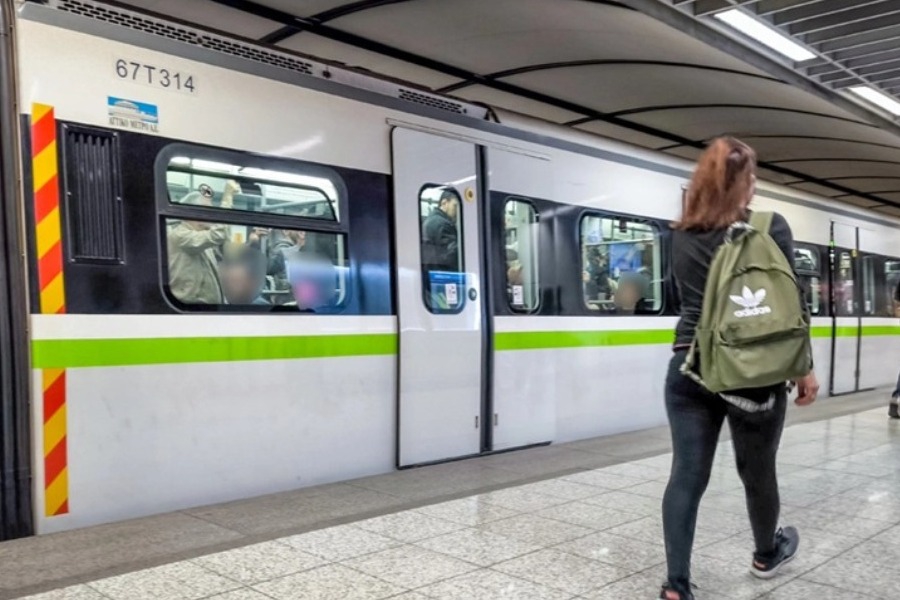 Βλάβη σε συρμό της μπλε γραμμής του Μετρό ‑ Μεγάλες καθυστερήσεις στα δρομολόγια