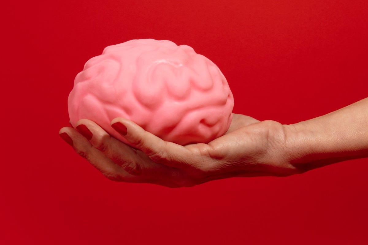 Νέα έρευνα αλλάζει όσα ξέραμε για τον εγκέφαλο: Πότε τελειώνει η εφηβεία μας;