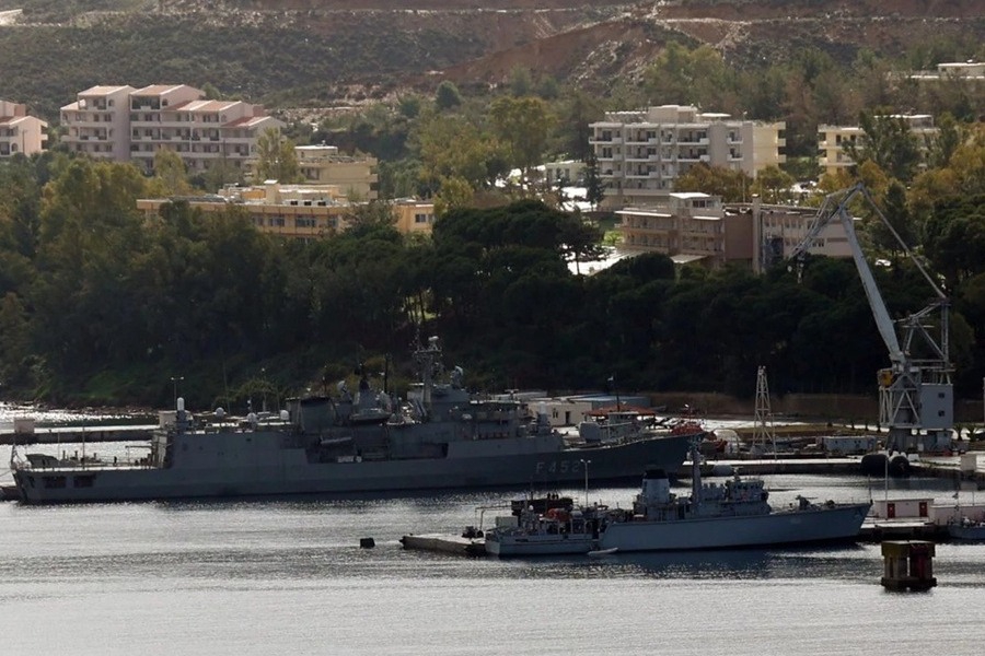 Υπόθεση κατασκοπείας στη Σούδα: Ο Αζέρος ήταν κλεισμένος 4 μέρες στο δωμάτιο και έβγαζε φωτογραφίες τη βάση