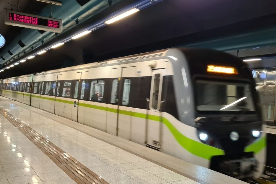 Πότε ξεκινά η 24ωρη λειτουργία σε μετρό, τραμ και λεωφορεία τα Σαββατοκύριακα