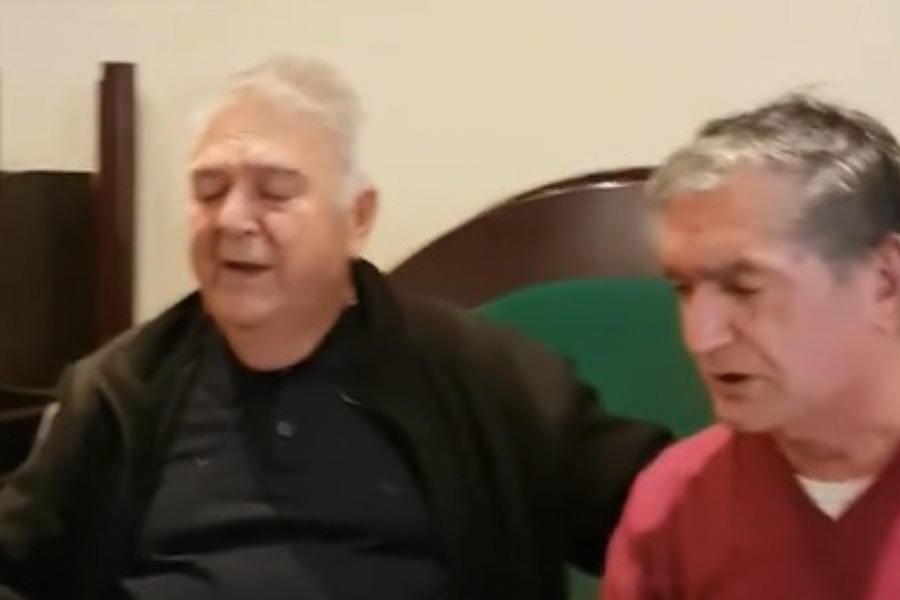 Πασχάλης Τερζής: Σπάνια εμφάνιση για τον τραγουδιστή ‑ Η ανατριχιαστική ερμηνεία του