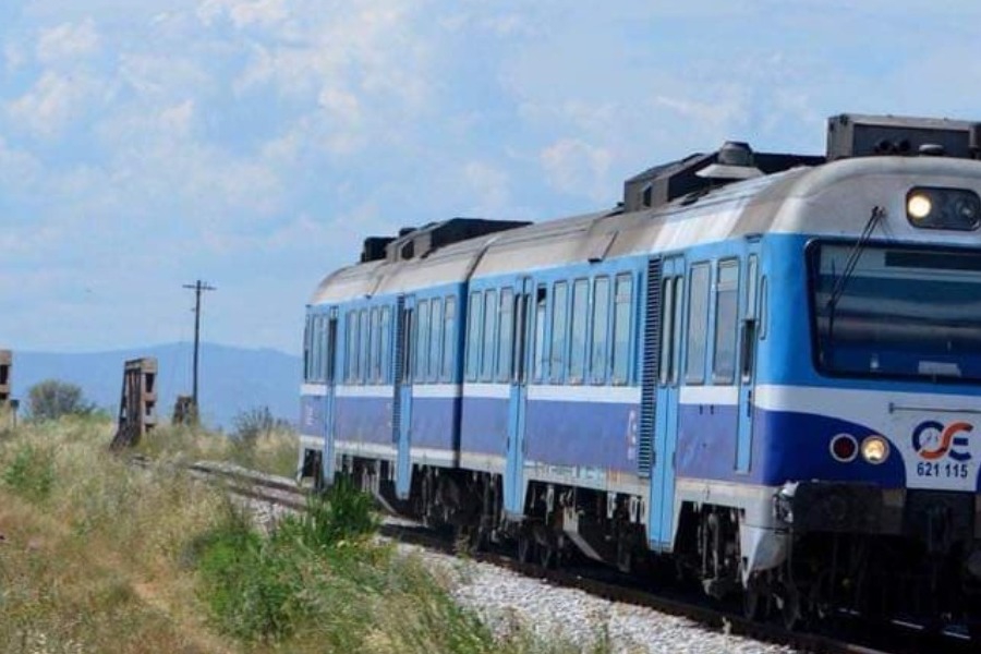 Αναστάτωση στην Λάρισα: Τρένο μπήκε σε λάθος γραμμή ‑ «Κάτι έγινε με το κλειδί»