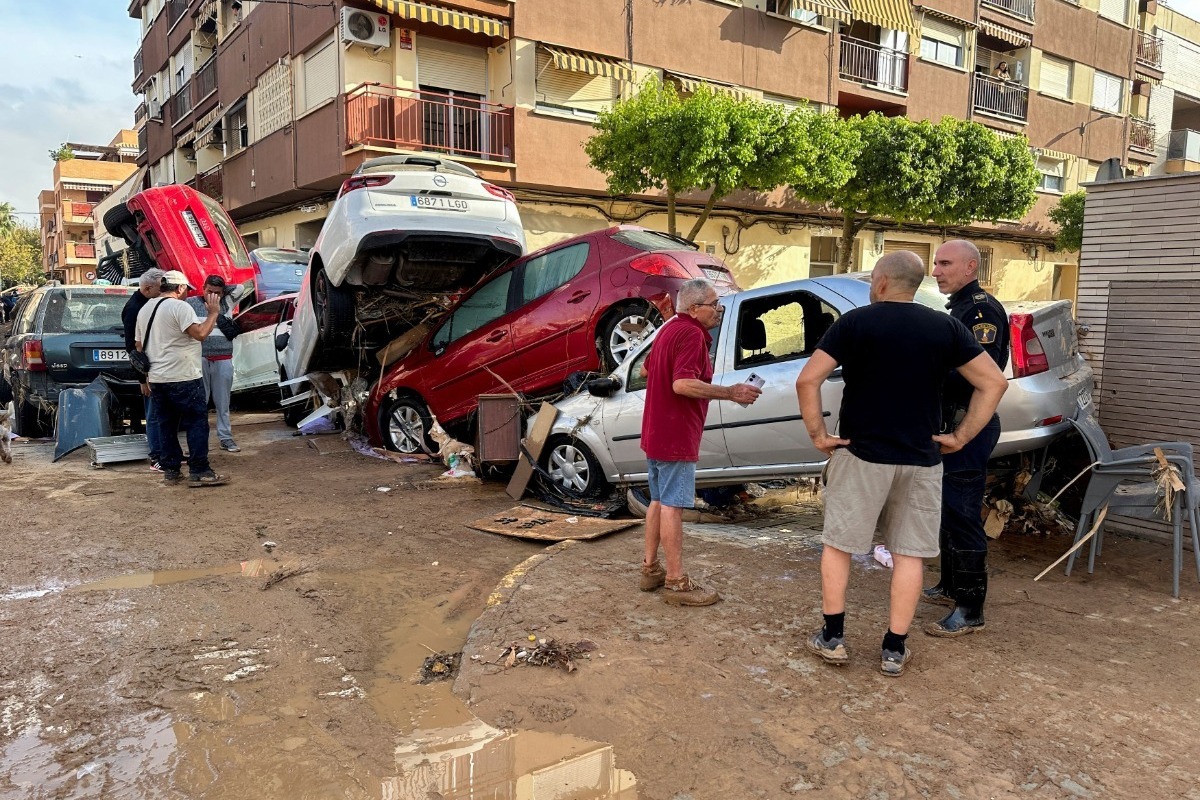 Συγκλονίζει μαρτυρία από τη Βαλένθια: «Ακούγαμε τα ουρλιαχτά των γειτόνων μας καθώς παρασύρονταν από το νερό»