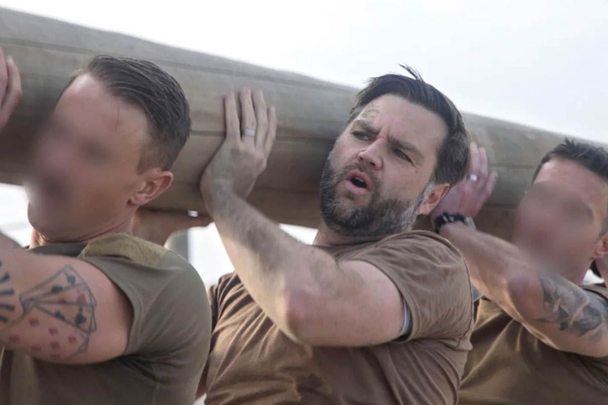 Ο Τζέι Ντι Βανς γυμνάστηκε με Αμερικανούς ΟΥΚάδες: «Νιώθω σαν να με πάτησε τρένο»