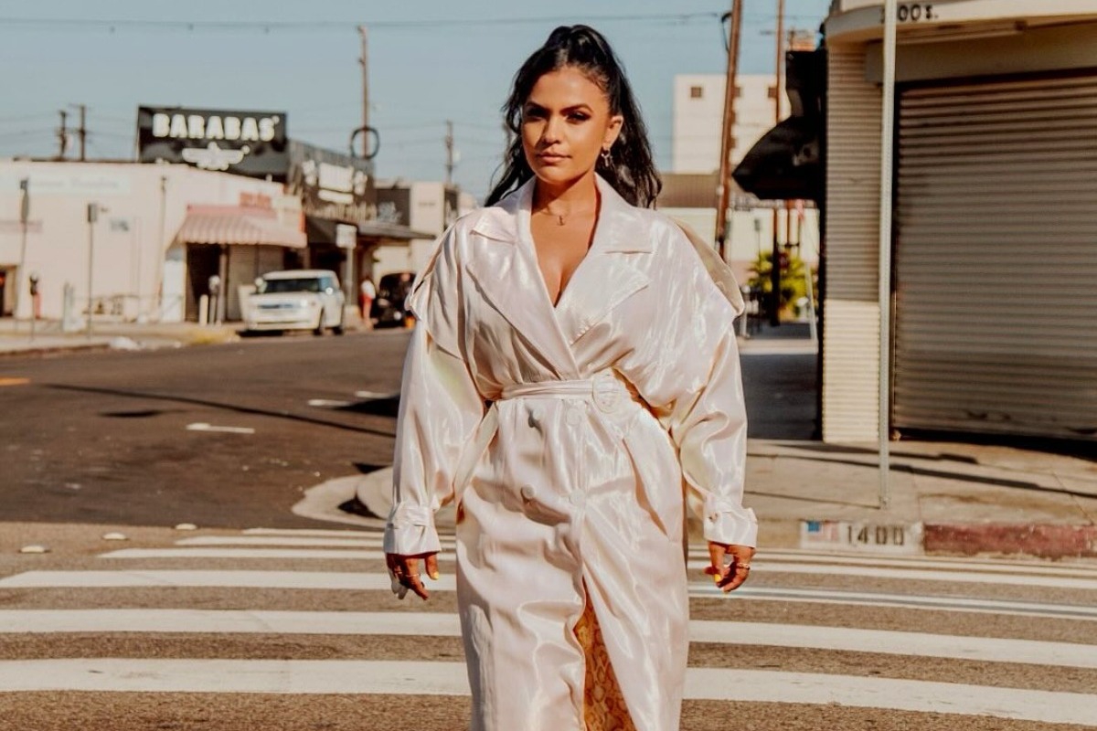 Από την Κοζάνη στη Μόσχα: Ποια είναι η Ελληνίδα που θα εκπροσωπήσει τις ΗΠΑ στη ρωσική Eurovision