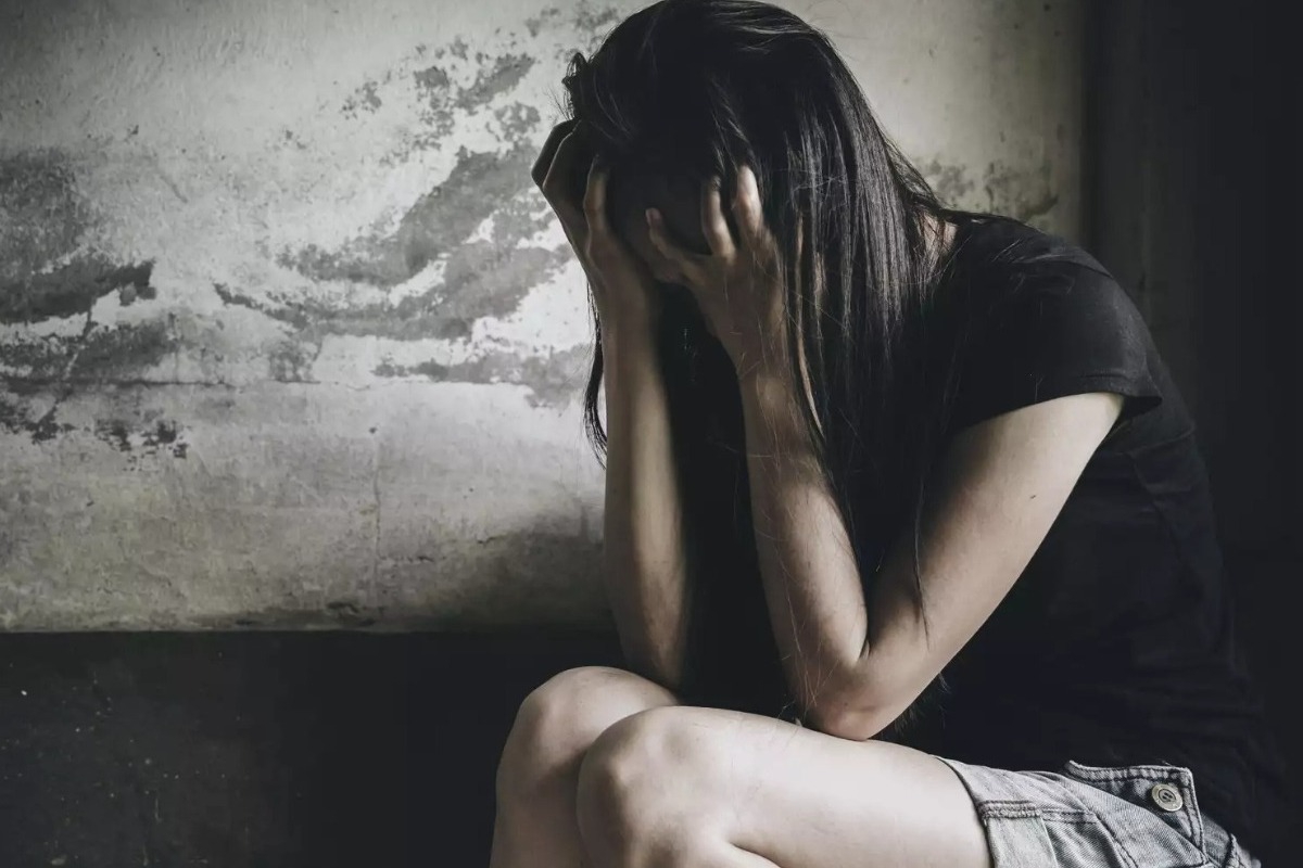 Θρίλερ στη Βοιωτία: Τέσσερις άνδρες άρπαξαν 32χρονη με το αυτοκίνητο και τη βίασαν