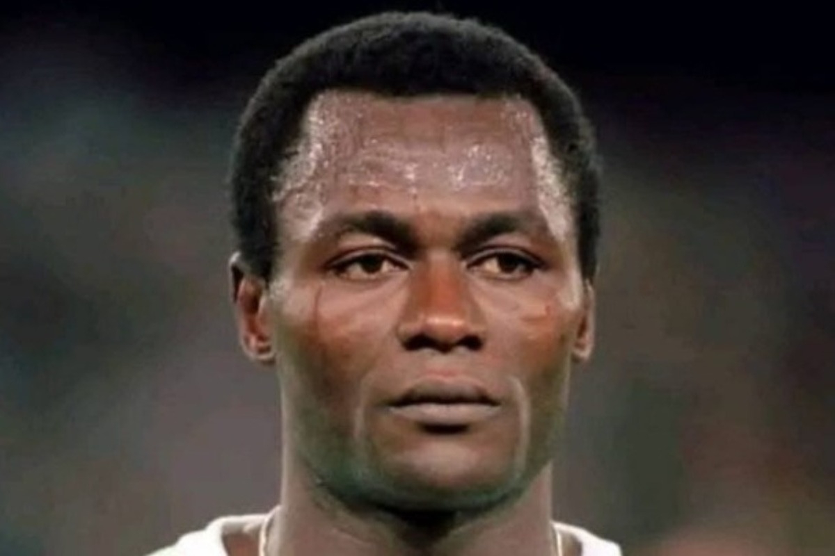 Εμανουέλ Κουντέ: Πέθανε ο θρύλος του Καμερούν ‑ Αγωνίστηκε σε 2 Παγκόσμια Κύπελλα