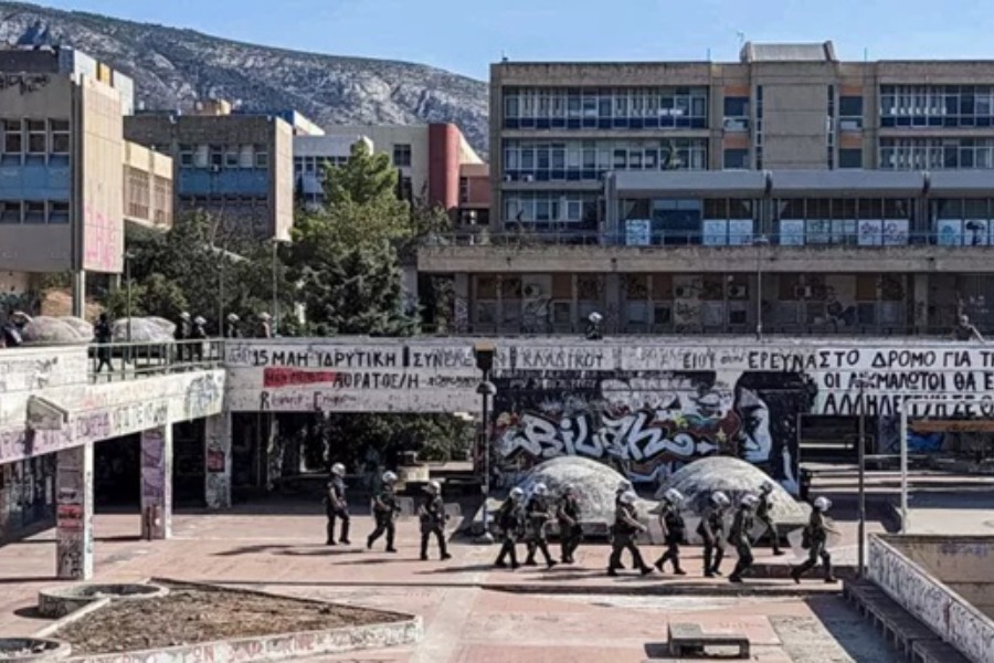 Στο αυτόφωρο παραπέμφθηκε για να δικαστεί ο 34χρονος φοιτητής που χτύπησε την ιδιοκτήτρια του κυλικείου στην Πολυτεχνειούπολη