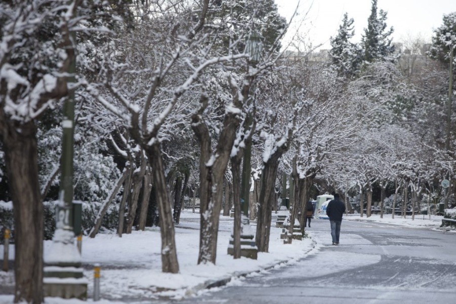 Παγώνει η Αθήνα με χαμηλές θερμοκρασίες: Έρχεται 48ωρη κακοκαιρία ‑ Τι λένε Κολυδάς και Μαρουσάκης