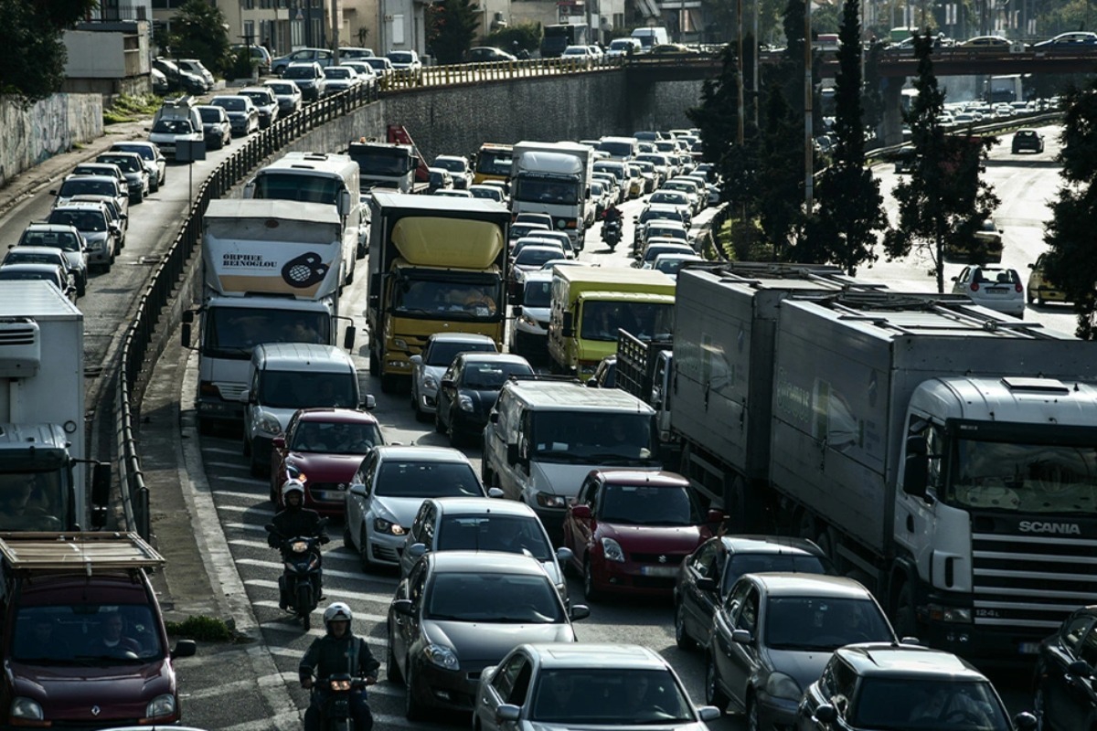 Καραμπόλα 5 ΙΧ στον Κηφισό ‑ Καθυστερήσεις στο ύψος της Γέφυρας Βρυούλων