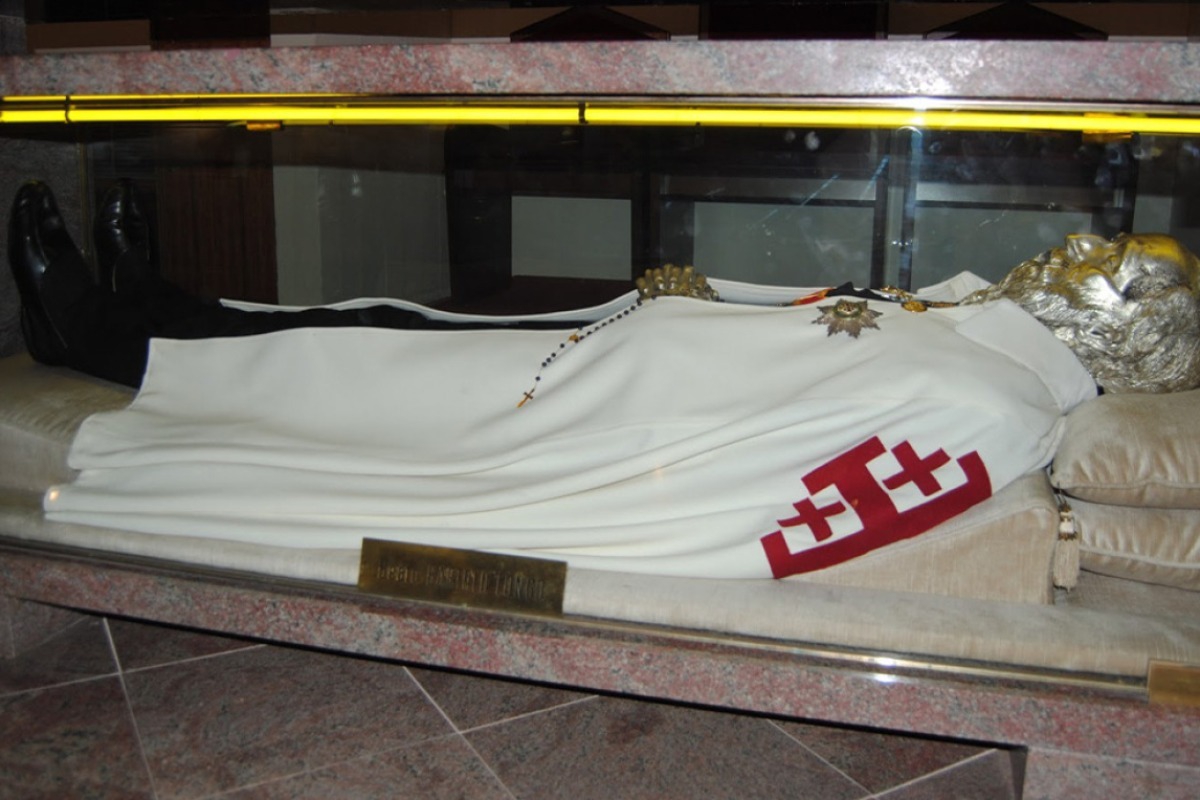 Από ιερέας του σατανά σε άγιο της Καθολικής Εκκλησίας: Αγιοποιήθηκε ο Μπαρτόλο Λόνγκο