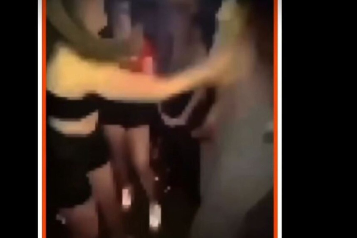 Βίντεο σοκ κάνει τον γύρο του διαδικτύου: Ανήλικη χτυπά συνομήλική της και την αναγκάζει να γονατίσει