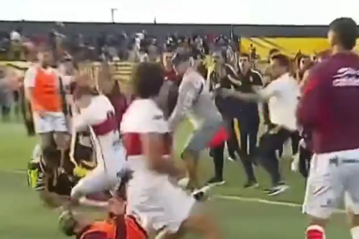 Αργεντινή: Απίστευτο ξύλο σε αγώνα της Β’ Εθνικής ανάμεσα σε παίκτες με μάχες σώμα με σώμα