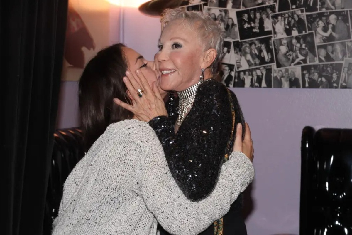 Ζένια Μπονάτσου: Πως βιοπορίζεται στα 28 της, η κόρη της Μάρθας Κουτουμάνου και του Βλάσση Μπονάτσου