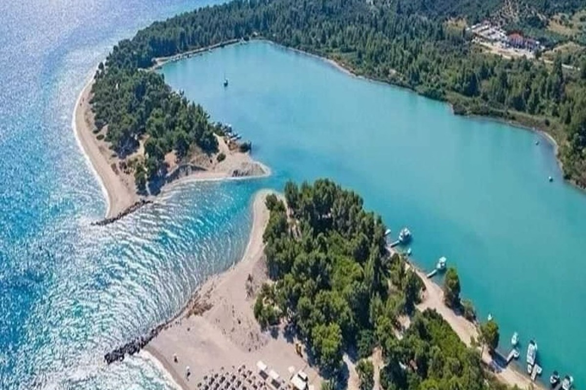 Αυτή είναι η Νο1 παραλία της Ευρώπης για το 2025 – και βρίσκεται στην Ελλάδα!