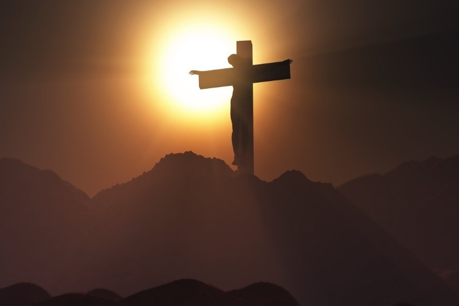 Μεγάλη Παρασκευή: Η Σταύρωση, ο Επιτάφιος Θρήνος και το βαθύτερο νόημα της πιο κατανυκτικής ημέρας της Ορθοδοξίας