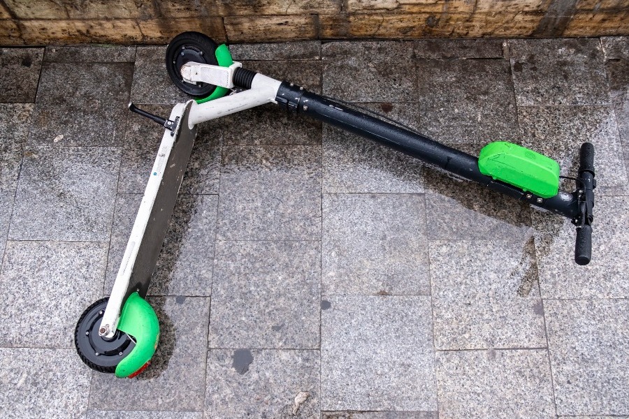 Παγκράτι: Ανδρας που οδηγούσε πατίνι έπεσε και έχασε την ζωή του